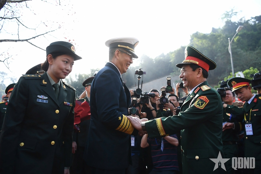 Gallery - 第九届越中边境国防友好交流活动:潘文江大将在中国的活动报道(组图)